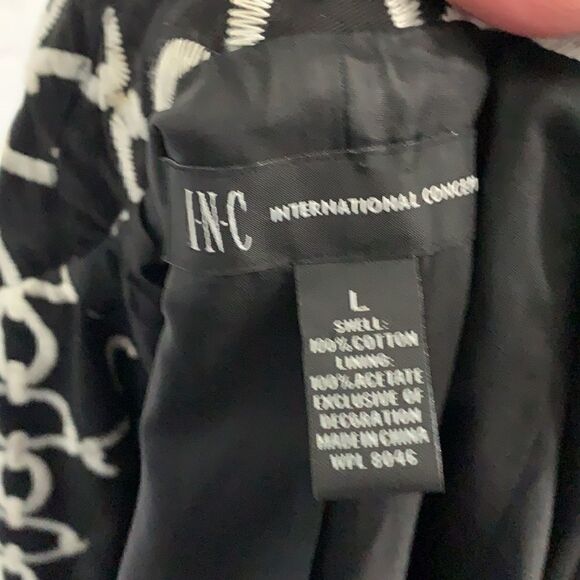 INC Black and White geometric pattern jacket - L - Picture 5 of 5